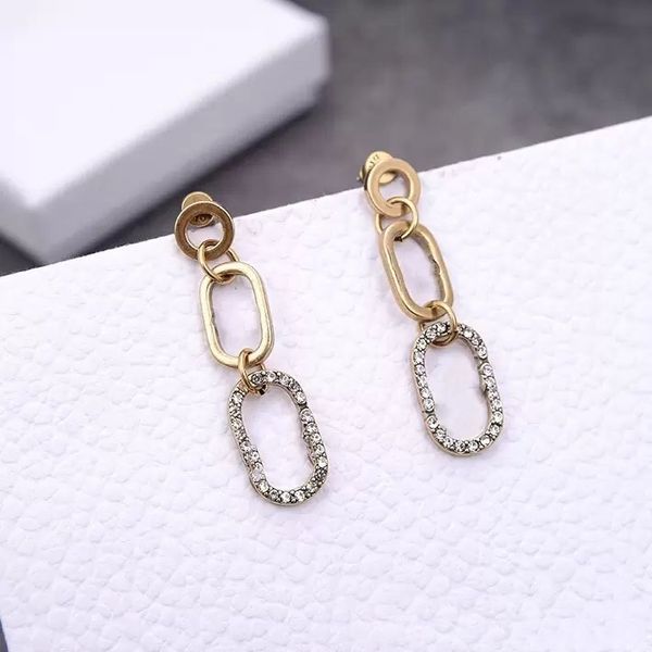luxury designer jewelry fashion earrings women diamond hoop with star letter brass material letter stamps double chains charm for girl, Golden;silver
luxury designer jewelry fashion earrings women diamond hoop with star letter brass material letter stamps double chains charm for girl, Golden;silver