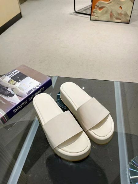 2022 thick-soled sandals women slippers embroidered shoes cotton thick-soled fashionable lettered muller shoes lady stylist summer outdoor b, Black
2022 thick-soled sandals women slippers embroidered shoes cotton thick-soled fashionable lettered muller shoes lady stylist summer outdoor b, Black