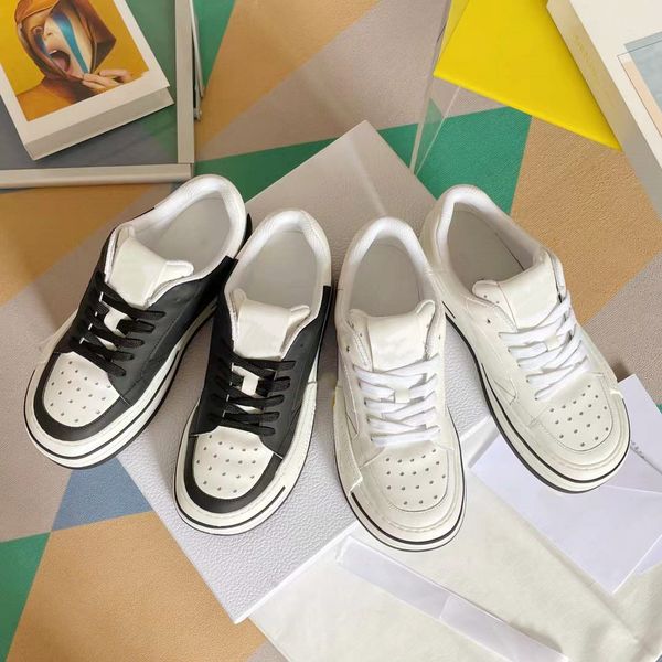 2022 new luxury designer couple thick soled casual skateboard shoes leather classic low-basketball sneakers comfortable leisure runner train
2022 new luxury designer couple thick soled casual skateboard shoes leather classic low-basketball sneakers comfortable leisure runner train