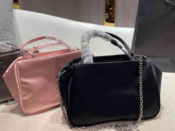 designer pra 2022 da p home triangle letter canvas satin shopping bag silk portable one shoulder female tote wing tide luxury brands
designer pra 2022 da p home triangle letter canvas satin shopping bag silk portable one shoulder female tote wing tide luxury brands