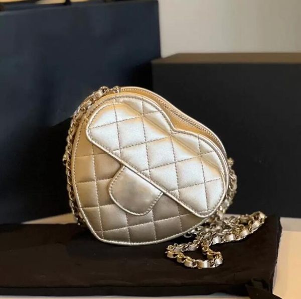 tz 2022 love heart style womens waist bust crossbody bags vanity zipper with chain black white gold cosmetic case shoulder luxury designer q
tz 2022 love heart style womens waist bust crossbody bags vanity zipper with chain black white gold cosmetic case shoulder luxury designer q