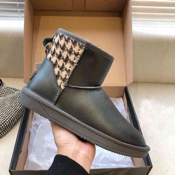 boots winter sheepskin wool integrated snow boots women's thousand bird check color matching short tube thickened northeast cotton, Black
boots winter sheepskin wool integrated snow boots women's thousand bird check color matching short tube thickened northeast cotton, Black