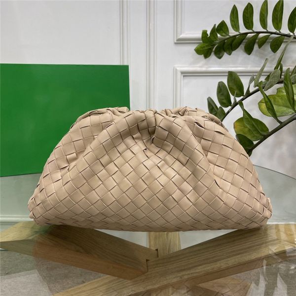 designer luxury calfskin pouch bag woven intrecciato nappa brown leather 98062 shoulder bag 7a quality size: 39*9*19cm
designer luxury calfskin pouch bag woven intrecciato nappa brown leather 98062 shoulder bag 7a quality size: 39*9*19cm