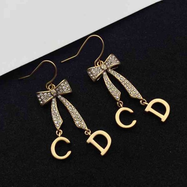 factory wholesale is full of diamond bows earrings fashionable simple old light and luxurious female earrings, Golden
factory wholesale is full of diamond bows earrings fashionable simple old light and luxurious female earrings, Golden