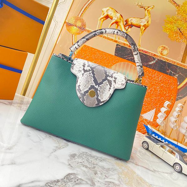 woman totes designer handbag genuine leather bag size 36x23x14 and 27x20x9cmcm model m95500
woman totes designer handbag genuine leather bag size 36x23x14 and 27x20x9cmcm model m95500
