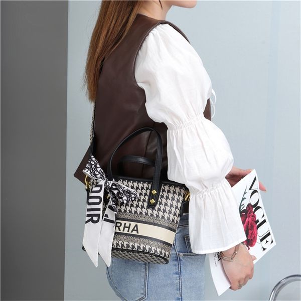 silk scarf tote trend single fashion messenger versatile women's small 45% off sell online
silk scarf tote trend single fashion messenger versatile women's small 45% off sell online