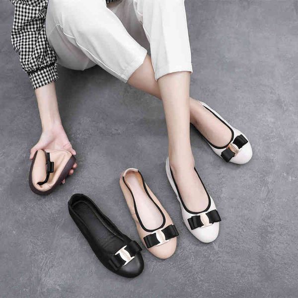 dress shoes large size shallow mouth round head flat sole women's autumn fashion cowhide middle heel bow shoes p387, Black
dress shoes large size shallow mouth round head flat sole women's autumn fashion cowhide middle heel bow shoes p387, Black
