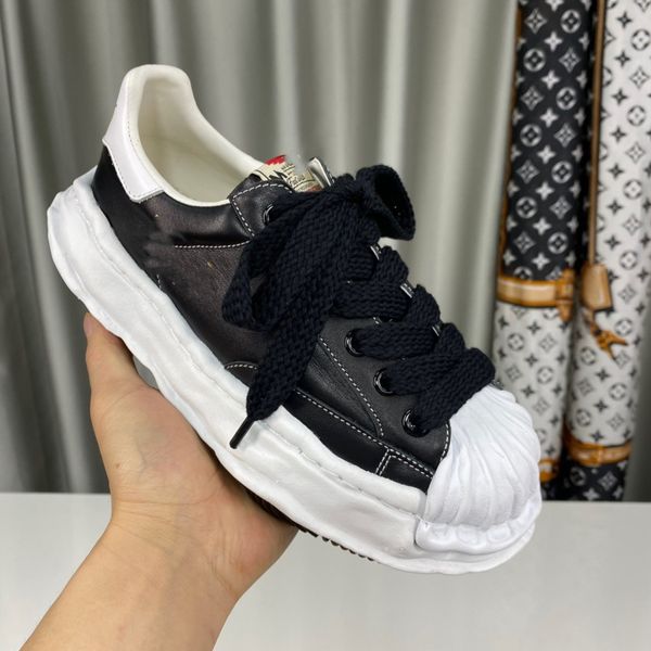 2021 designer boots rhyton vintage sneakers mens womens multicolor casual shoes platform sneaker chaussures luxurys runner trainers 0617, Black
2021 designer boots rhyton vintage sneakers mens womens multicolor casual shoes platform sneaker chaussures luxurys runner trainers 0617, Black