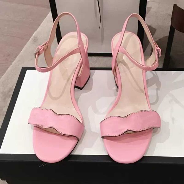 2022 womens high heel sandal slippery ladies designer metal rubber platform thick heels letters luxury sandals boots heatshoes, Black
2022 womens high heel sandal slippery ladies designer metal rubber platform thick heels letters luxury sandals boots heatshoes, Black