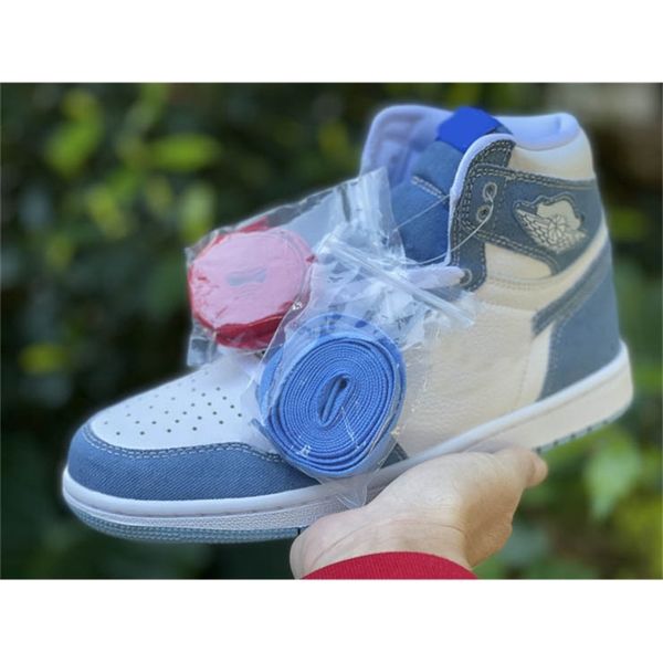 2022 authentic 1 high og wmns denim basketball shoes white worn blue metallic gold 1s sneakers retro men women sports shoes with box
2022 authentic 1 high og wmns denim basketball shoes white worn blue metallic gold 1s sneakers retro men women sports shoes with box