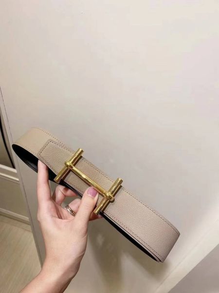 r men's belts for man and womens high-end boutique buckle imported leather double-sided available, Black;brown
r men's belts for man and womens high-end boutique buckle imported leather double-sided available, Black;brown