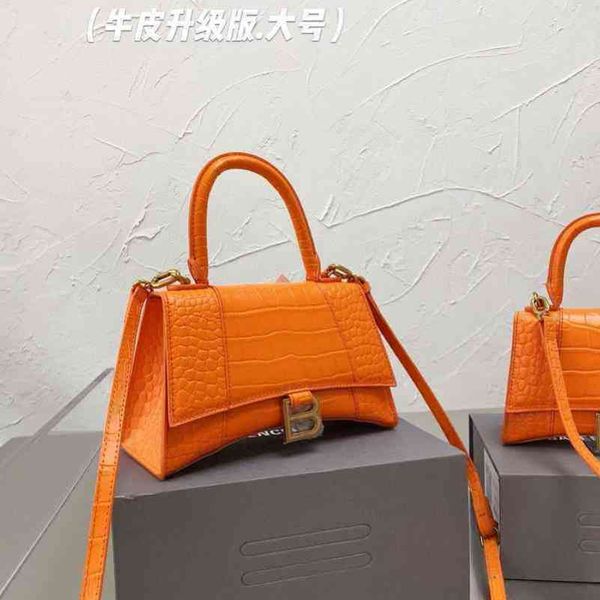 designer balencaigass bags hourglas handbags half moon metal pull ring fashion trend single messeng
designer balencaigass bags hourglas handbags half moon metal pull ring fashion trend single messeng