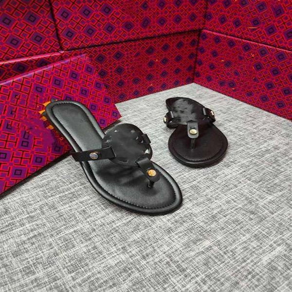 2021 women sandals hollow out logo flat slippers sandal studded girl shoes arrivel jelly platform slides lady flip flops 35-432675, Black
2021 women sandals hollow out logo flat slippers sandal studded girl shoes arrivel jelly platform slides lady flip flops 35-432675, Black