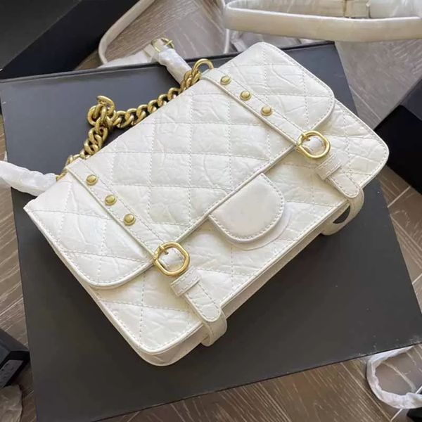 22ss new ladies fashion shoulder bags sheepskin lambskin white handbags tote bags chain gold-tone metal sequined decorate aged handle design
22ss new ladies fashion shoulder bags sheepskin lambskin white handbags tote bags chain gold-tone metal sequined decorate aged handle design