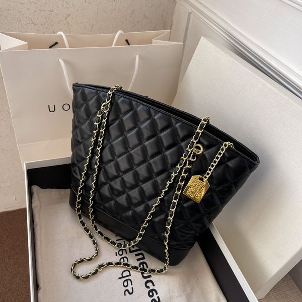designer bags lingge chain large capacity women's 2022 new fashion autumn winter atmosphere tote commuter messenger
designer bags lingge chain large capacity women's 2022 new fashion autumn winter atmosphere tote commuter messenger