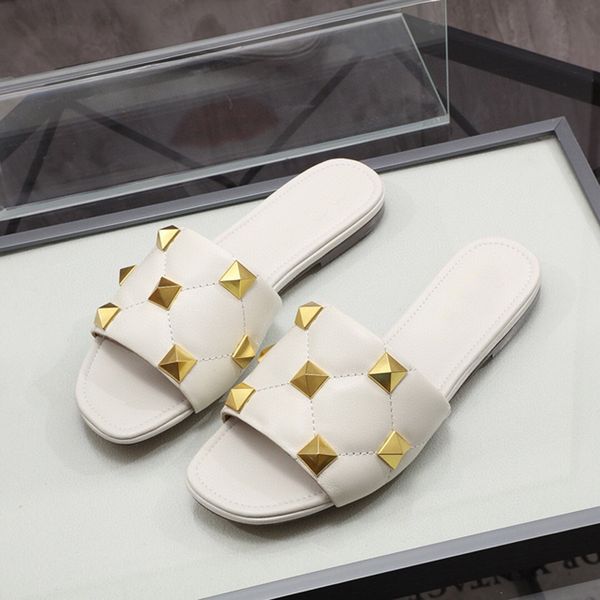 slippers luxury designer l women summer fashion outer wear leather sandals and slippers rivets flat bottom beach casual flip flops size 35-4, Black
slippers luxury designer l women summer fashion outer wear leather sandals and slippers rivets flat bottom beach casual flip flops size 35-4, Black