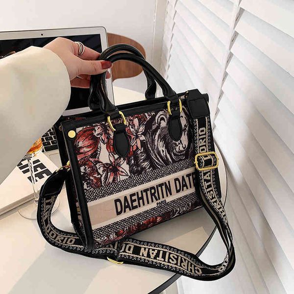 women's fashion personality trend brand bag wholesale high capacity tote 2022 tide new graffiti commuter single shoulder msenger
women's fashion personality trend brand bag wholesale high capacity tote 2022 tide new graffiti commuter single shoulder msenger