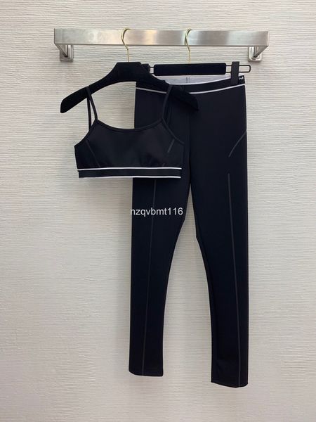 women's t-shirt letter vest suspender leggings high elastic yoga sports suit, White
women's t-shirt letter vest suspender leggings high elastic yoga sports suit, White