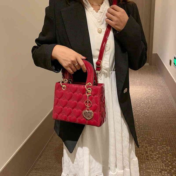 women's fashion personality trend brand bag wholesale lingge embroidered thread small female 2021 single shoulder msenger foreign style
women's fashion personality trend brand bag wholesale lingge embroidered thread small female 2021 single shoulder msenger foreign style
