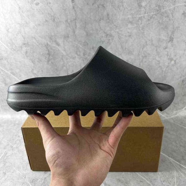 men luxury slippers foma runner slide summer slippers solid color home designer shoes outdoor beach letters slides y220615, Black
men luxury slippers foma runner slide summer slippers solid color home designer shoes outdoor beach letters slides y220615, Black