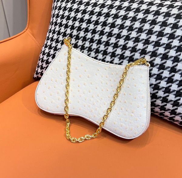 ostrich skin texture fashion bags curved lines irregular classic spring and summer new fresh art simple atmosphere elegant novel exquisite d
ostrich skin texture fashion bags curved lines irregular classic spring and summer new fresh art simple atmosphere elegant novel exquisite d