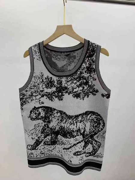 coat sweaters summer fishing jungle pattern embroidery round neck casual versatile age reducing sleeveless knitted vest top, White;black
coat sweaters summer fishing jungle pattern embroidery round neck casual versatile age reducing sleeveless knitted vest top, White;black