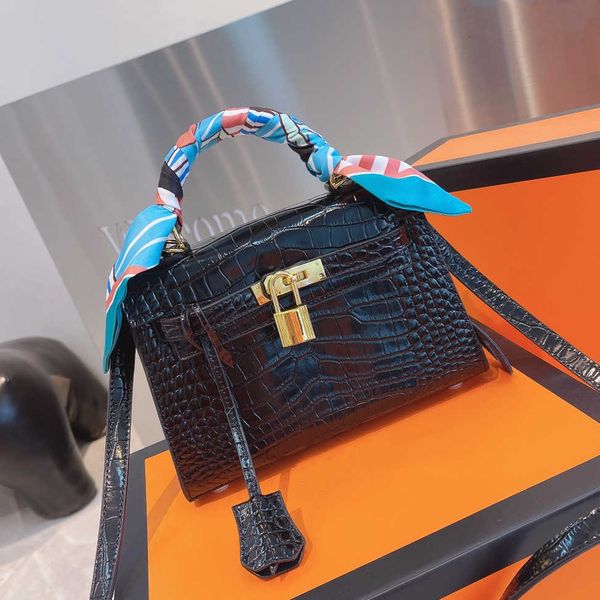 woman cross body designer brand women mini 2 bag ladies office formal handbags fashion leather casual patchwork handbag golden lock ribbons
woman cross body designer brand women mini 2 bag ladies office formal handbags fashion leather casual patchwork handbag golden lock ribbons