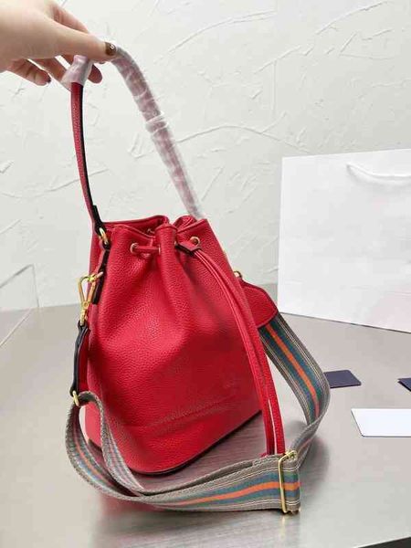 bags tote women luxury brand bucket bag handbag shoulder leather designer crossbody female purses 220303
bags tote women luxury brand bucket bag handbag shoulder leather designer crossbody female purses 220303