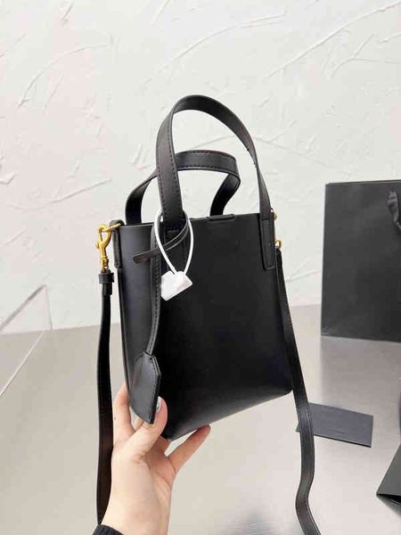 shopping tote bags women fashion luxurys designers genuine leather handbags messenger crossbody shoulder female purses 220408
shopping tote bags women fashion luxurys designers genuine leather handbags messenger crossbody shoulder female purses 220408