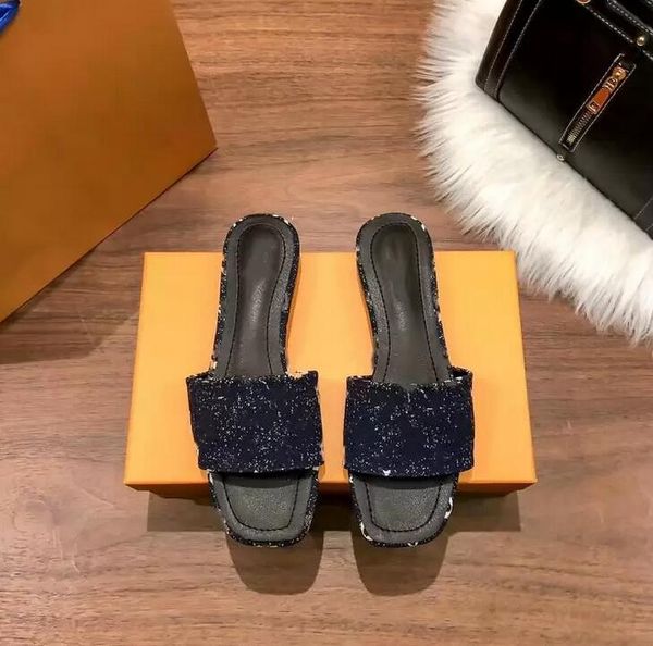 women luxury flat bottom slippers designer sandal fashion classic letter printing summer sandals flip flops lightweight leisure slipper beac, Black
women luxury flat bottom slippers designer sandal fashion classic letter printing summer sandals flip flops lightweight leisure slipper beac, Black
