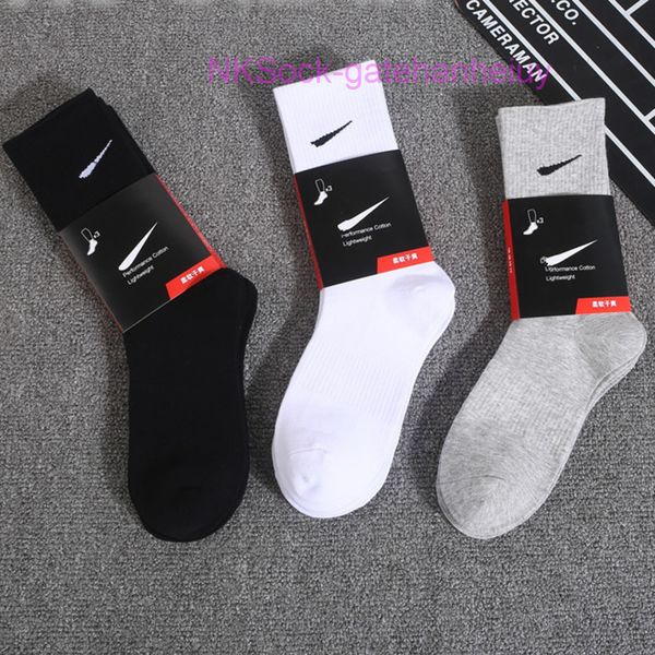 fashion sports men's socks classic hook brand medium tube solid men women basketball sweat absorbing breathable short boat sock luxury, Black
fashion sports men's socks classic hook brand medium tube solid men women basketball sweat absorbing breathable short boat sock luxury, Black