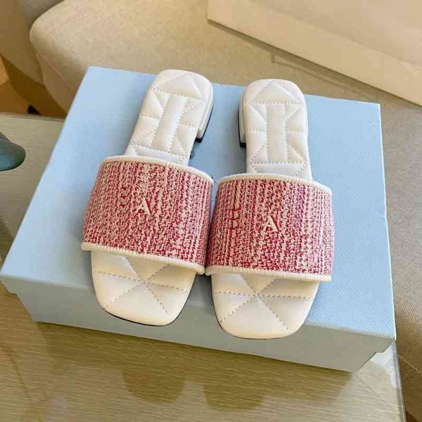 dress shoes flat bottom embroidered slippers women's summer wear anti-skid and odor proof leather casual flip flops sandals rz26, Black
dress shoes flat bottom embroidered slippers women's summer wear anti-skid and odor proof leather casual flip flops sandals rz26, Black