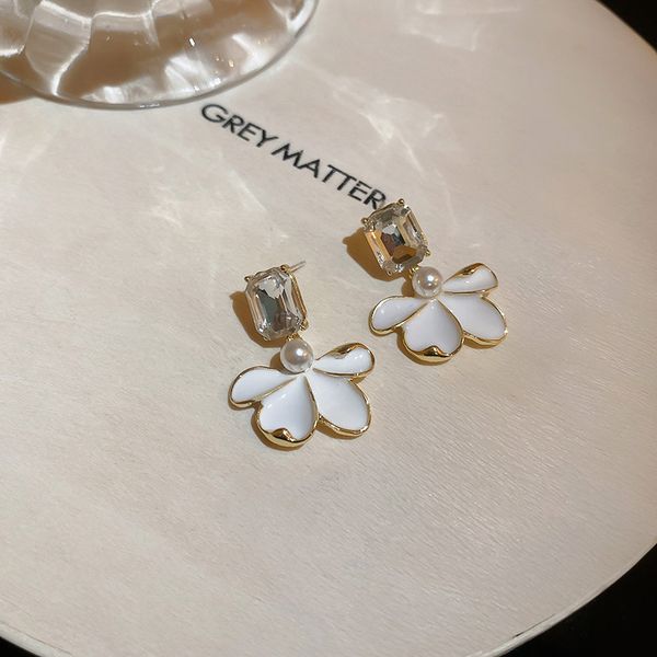 real gold electroplated mermaid pearl diamond flower earrings korean high-grade fashion earrings all-match light luxury eardrop, Golden
real gold electroplated mermaid pearl diamond flower earrings korean high-grade fashion earrings all-match light luxury eardrop, Golden