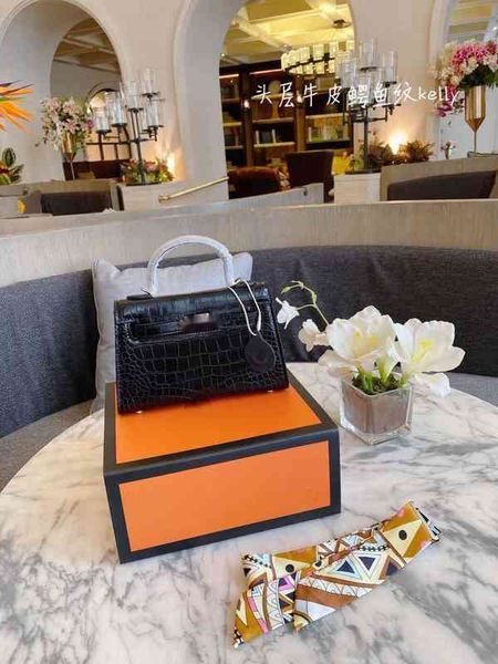 kellybag luxury designer handbag herme leather fog faced crocodile small kely bag with one shoulder and diagonal span
kellybag luxury designer handbag herme leather fog faced crocodile small kely bag with one shoulder and diagonal span