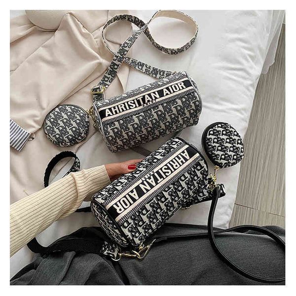2022 new designer handbags letter tide single wide belt messenger mother's staff pair
2022 new designer handbags letter tide single wide belt messenger mother's staff pair