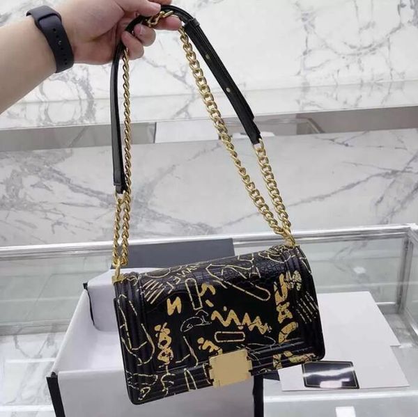 sw multicolor graffiti designer bags vanity black alligator flap boy shoulder bag silver metal chain jumbo cross body hardware handle handba
sw multicolor graffiti designer bags vanity black alligator flap boy shoulder bag silver metal chain jumbo cross body hardware handle handba