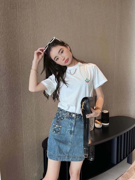 women's t-shirt designer 2022 spring new design sense of niche chain embroidery short sleeve t-shirt women's loose casual versatil, White
women's t-shirt designer 2022 spring new design sense of niche chain embroidery short sleeve t-shirt women's loose casual versatil, White