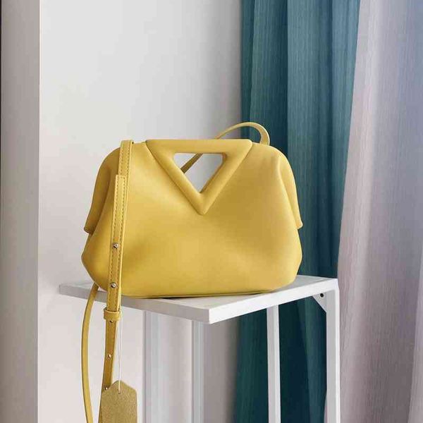 bottegas point venetas cloud inverted triangle bag 2022 v-neck fashion leather women's8 x6ub
bottegas point venetas cloud inverted triangle bag 2022 v-neck fashion leather women's8 x6ub