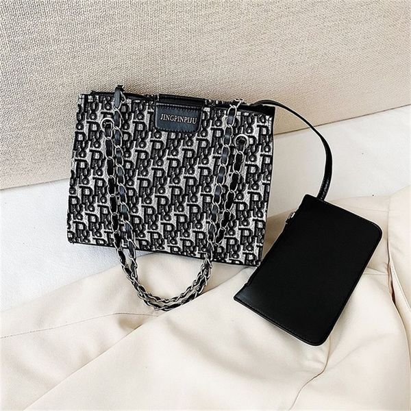 high sense red chain women's new fashion single messenger versatile student large capacity clearance outlet sale
high sense red chain women's new fashion single messenger versatile student large capacity clearance outlet sale
