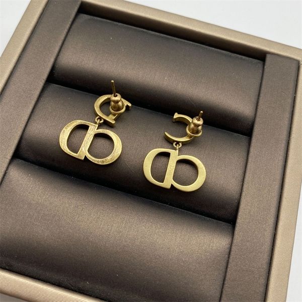 design new letter inlaid diamond asymmetrical trend personalized earrings female, Golden
design new letter inlaid diamond asymmetrical trend personalized earrings female, Golden