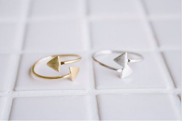 fashion two arrows in the ring adjustable 18k gold/silver plated arrow rings mix color rings, Golden;silver
fashion two arrows in the ring adjustable 18k gold/silver plated arrow rings mix color rings, Golden;silver