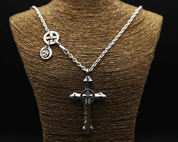 brand new 925 sterling silver fashion jewelry anti silver and gold two tone plated cross&feather necklace pendant for women and men no chain
brand new 925 sterling silver fashion jewelry anti silver and gold two tone plated cross&feather necklace pendant for women and men no chain
