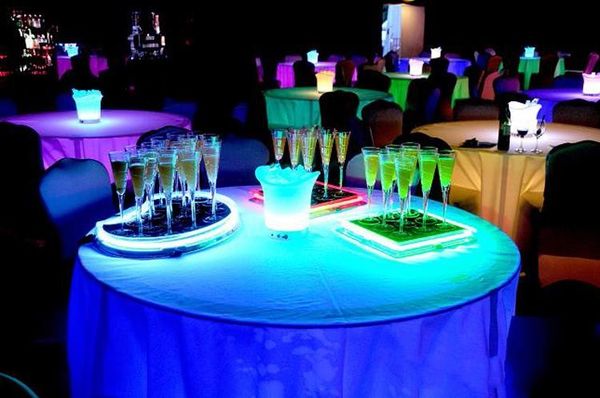 6.8*18cm liquid active plastic led champagne glass cup light up led flash champagne cup soft drink cup for club bar party decoration supply
6.8*18cm liquid active plastic led champagne glass cup light up led flash champagne cup soft drink cup for club bar party decoration supply