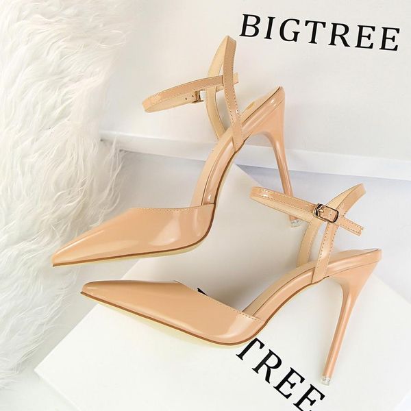 European tation 2017 new pointed nude color high heel ummer fine with patent leather nightclub ilver andal female white 10cm
European tation 2017 new pointed nude color high heel ummer fine with patent leather nightclub ilver andal female white 10cm