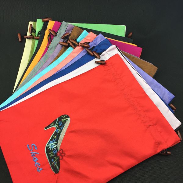 50pcs big embroidery high heels shoe pouch bags for boots travel storage bag portable chinese silk drawstring women shoes cover with lined
50pcs big embroidery high heels shoe pouch bags for boots travel storage bag portable chinese silk drawstring women shoes cover with lined