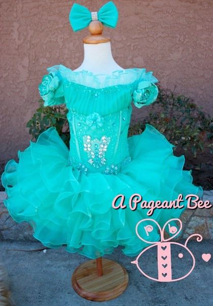 real image 2021 girls pageant dresses sheer high neck tulle blue rhinestone crystal beads glitz ball gown long flower girls gowns, White;red
real image 2021 girls pageant dresses sheer high neck tulle blue rhinestone crystal beads glitz ball gown long flower girls gowns, White;red