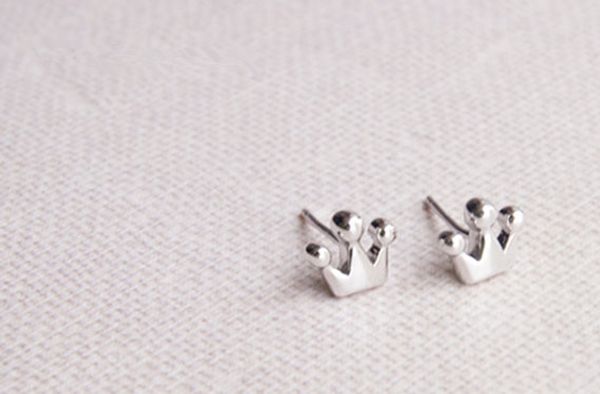 30pair gold silver tiara small princess crown stud earrings simple royal crown stud earrings geometric jewelry for women, Golden;silver
30pair gold silver tiara small princess crown stud earrings simple royal crown stud earrings geometric jewelry for women, Golden;silver