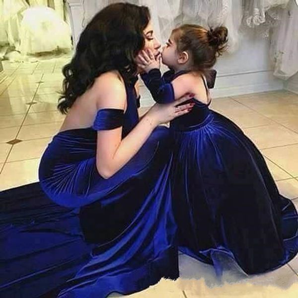 adorable royal blue flower girl dress halter baby girls pageant dresses princess ball gown kids wedding gowns, White;blue
adorable royal blue flower girl dress halter baby girls pageant dresses princess ball gown kids wedding gowns, White;blue