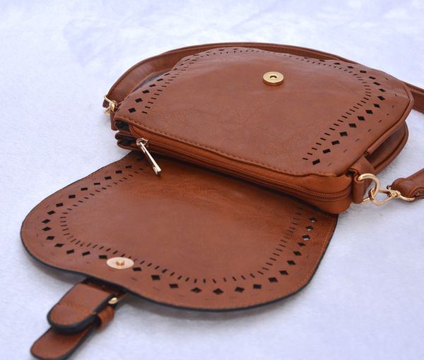 wholesale-2015 small vintage women messenger bags ladies shoulder purse and handbags pu hollow out crossbody bags bolsas feminina spanish
wholesale-2015 small vintage women messenger bags ladies shoulder purse and handbags pu hollow out crossbody bags bolsas feminina spanish