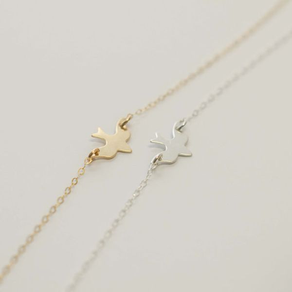 30pcs- n107 gold silver tiny soar flying bird necklace peace dove necklace little swallow baby bird necklaces abstract necklaces
30pcs- n107 gold silver tiny soar flying bird necklace peace dove necklace little swallow baby bird necklaces abstract necklaces